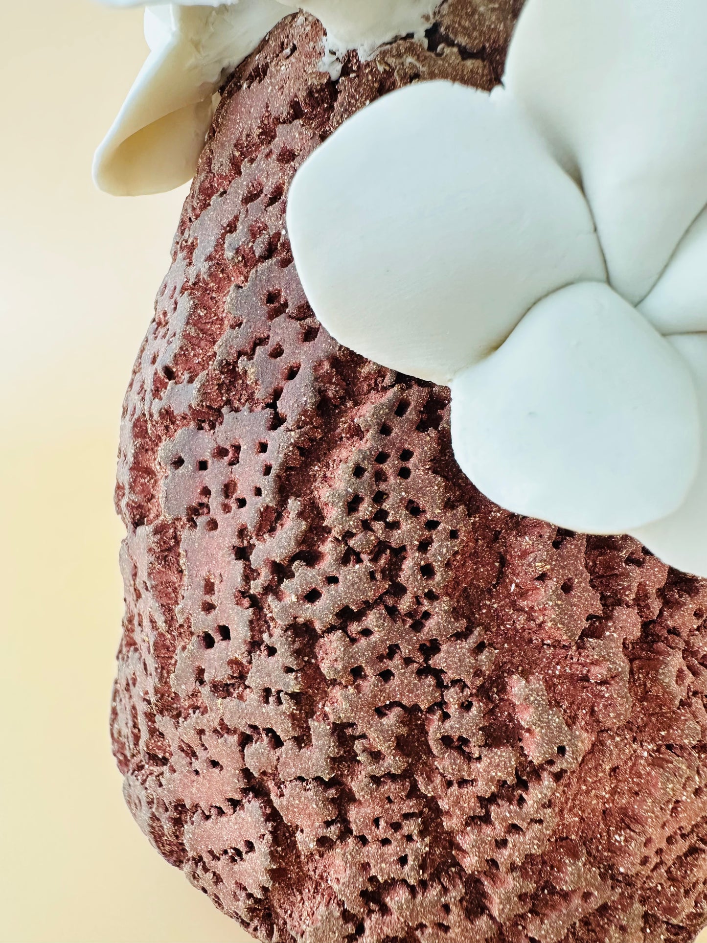Sculpture en grés et porcelaine